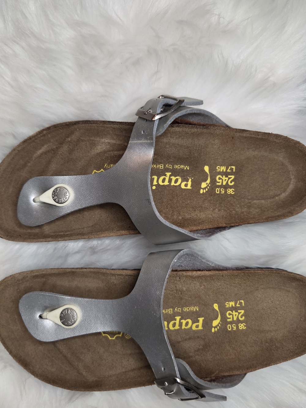 Papillio By Birkenstock Women’s Metallic Gray Toe-Post Sandal size 7